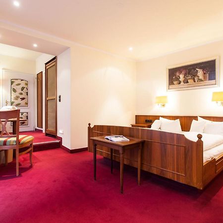 Romantik Hotel Zur Sonne Badenweiler Buitenkant foto