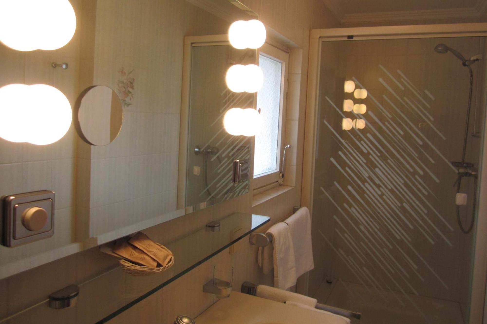 Romantik Hotel Zur Sonne Badenweiler Buitenkant foto